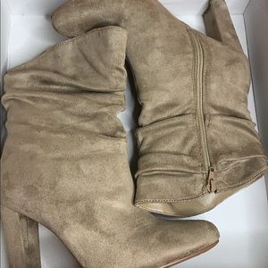 SIZE 7.5 TAUPE BOOTS